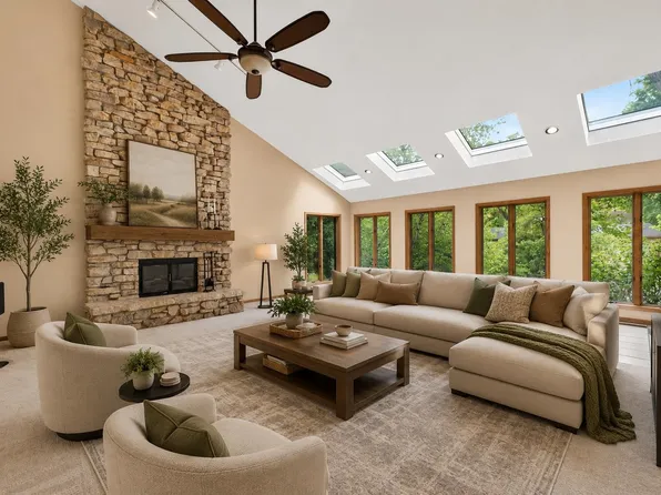 5 Wood Crest Ct, Madison, WI 53705