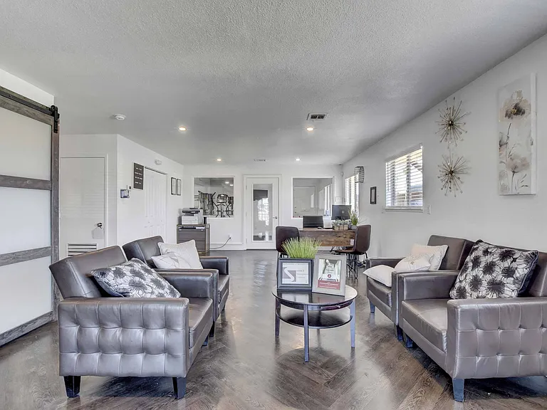 Rancho Vista Apartments — Photo 11