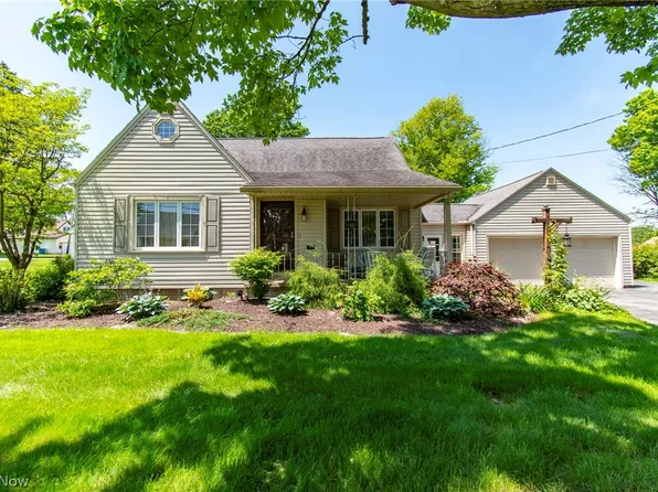 110 Rebecca Ave, Hubbard, OH 44425