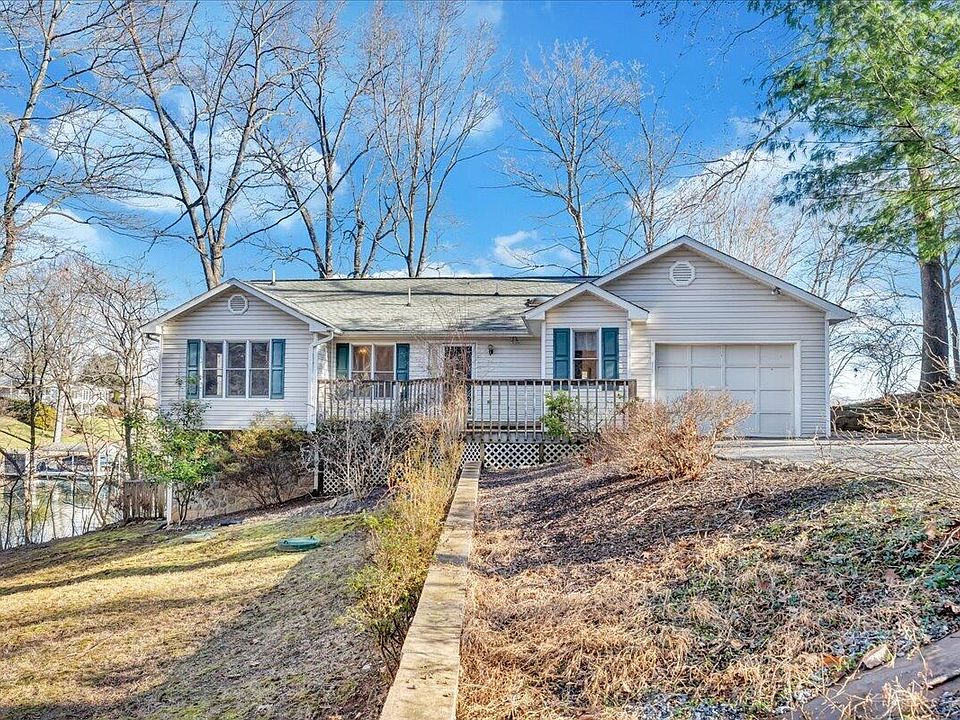 1st image of 812 Lakemount Dr