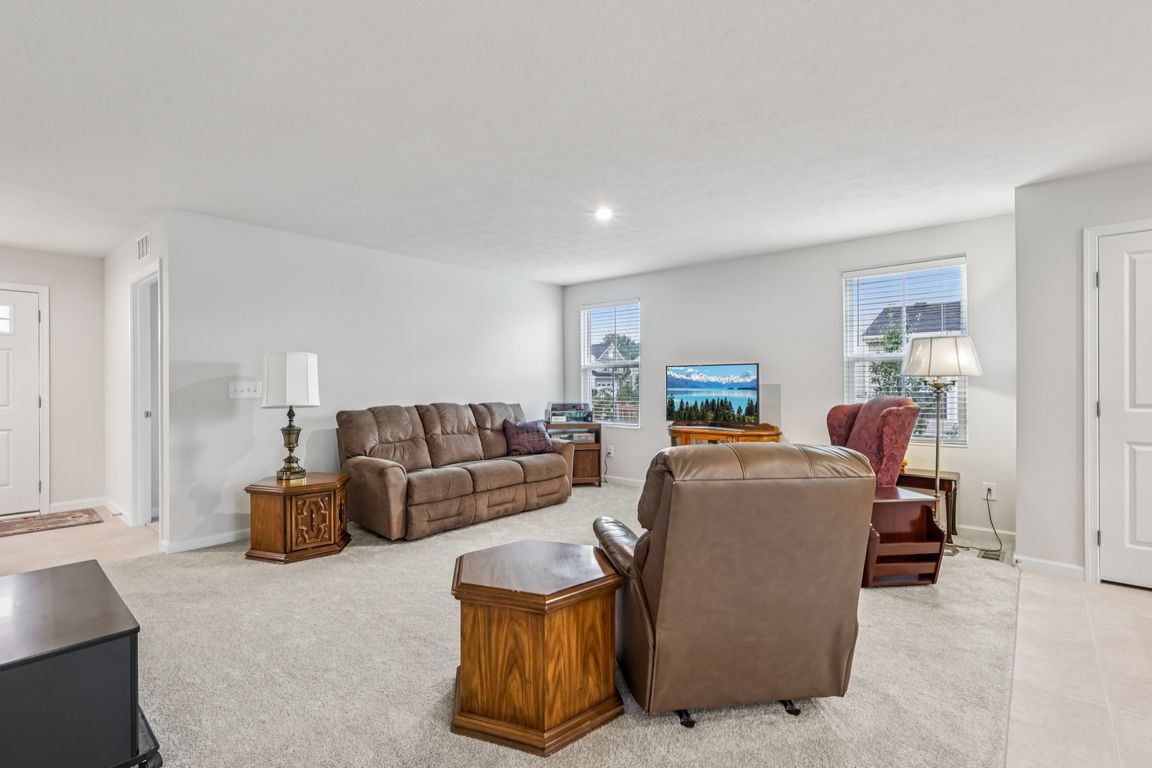 Wood Fern Dr-S1507-006.jpg