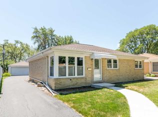 157 Princeton St, Des Plaines, IL 60016