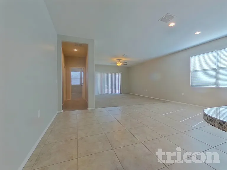 31026 W Earll Dr — Photo 3