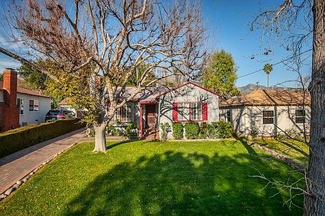 3rd image of 3835 Anderson Ave