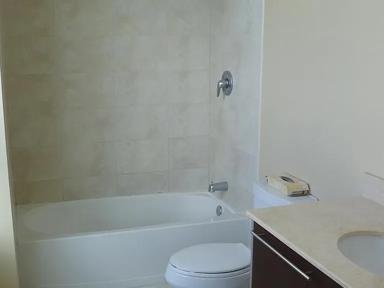 1900 N Bayshore Dr #2120 — Photo 7