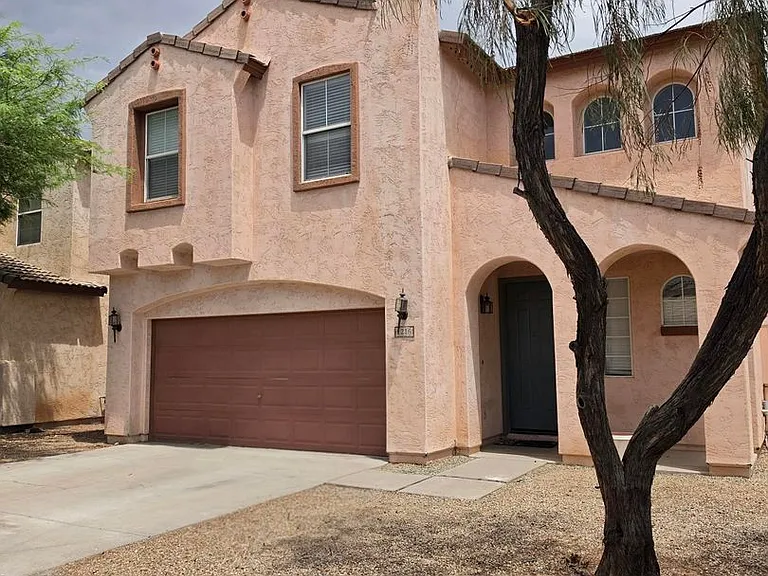 1216 E Graham Trl — Photo 2