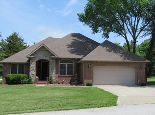 1095 Homestead Rd, Rogersville, MO 65742