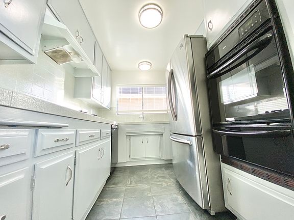 5th image of 1448 S Canfield Ave #7