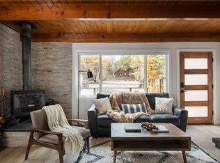 537 Maple Ln, Sugarloaf, CA 92386