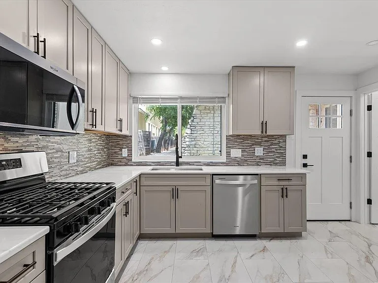 2500 Enfield Rd #1 — Photo 12