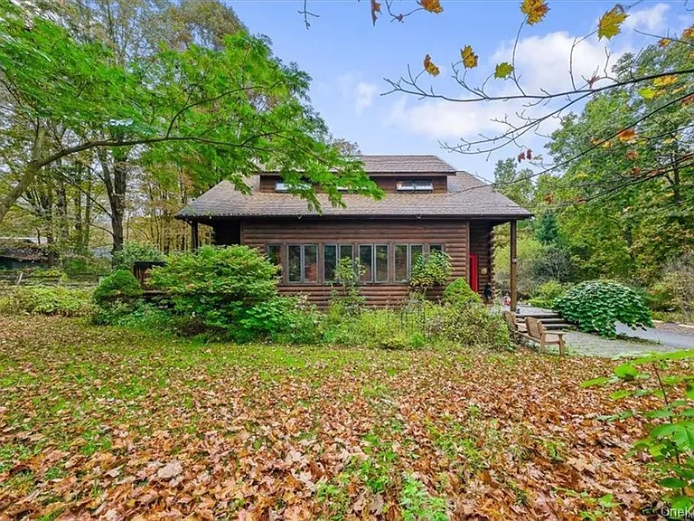 52 Cascade Rd — Photo 2
