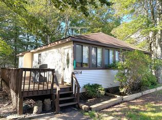 7122 Robinwood Dr, Tobyhanna, PA