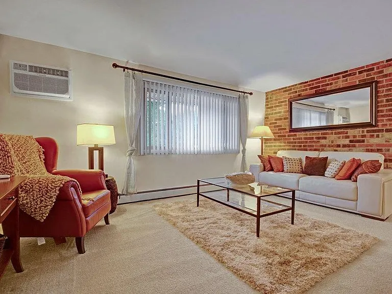 Blackhawk Apartment Homes — Photo 5