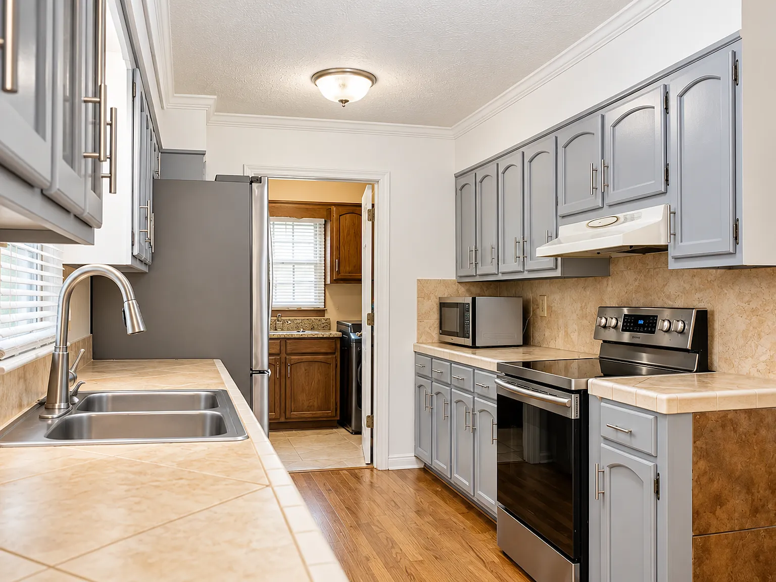 7 bed, 3500 sqft, $800 — Photo 4