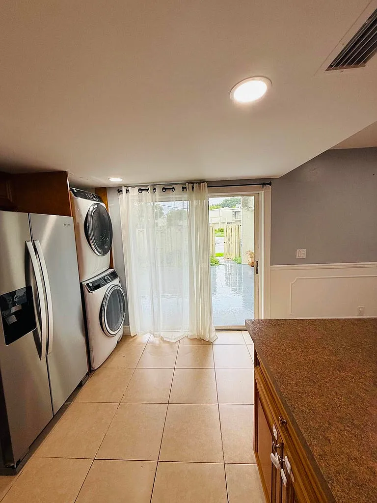 3 bed, 1622 sqft, $2,600 — Photo 4