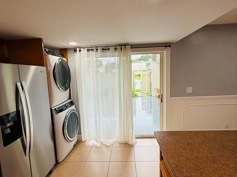 12134 Regal Ct E — Photo 4