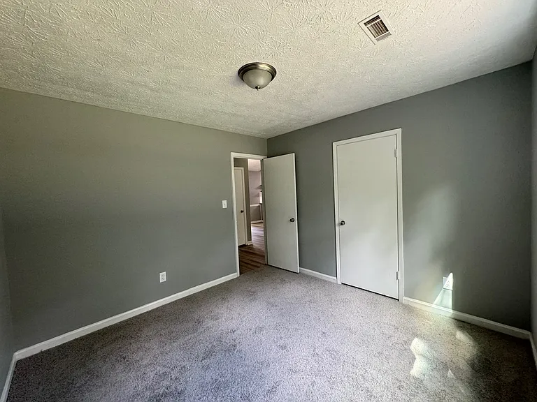 171 Adrian Dr — Photo 15