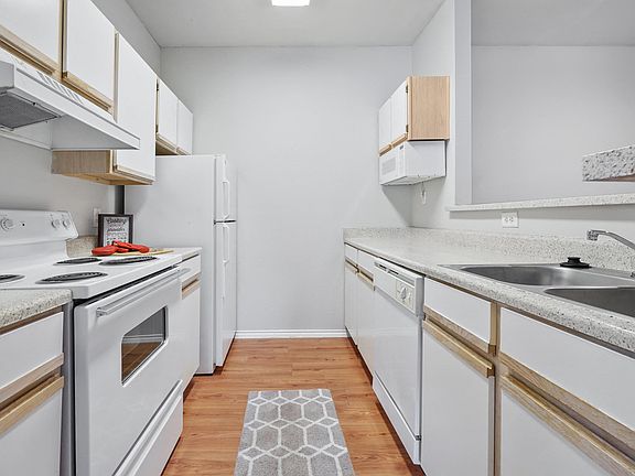 Spacious kitchen with infinite storage