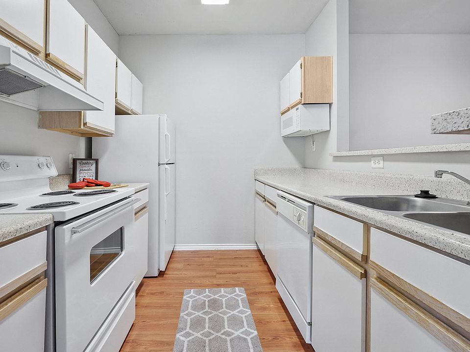 Spacious kitchen with infinite storage