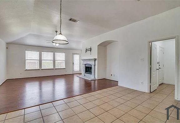 3rd image of 408 Sandy Ln