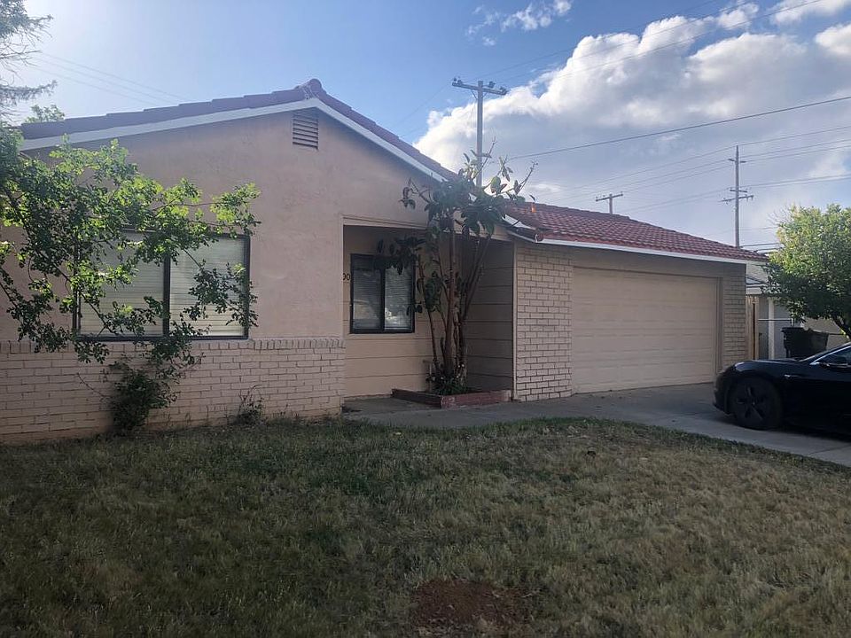 1st image of 3700 Moonbeam Dr
