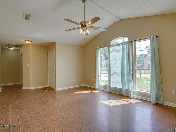 5th image of 12223 Five Oaks Dr