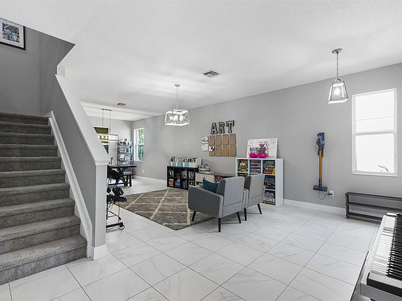 4th image of 1224 NW Leonardo Cir