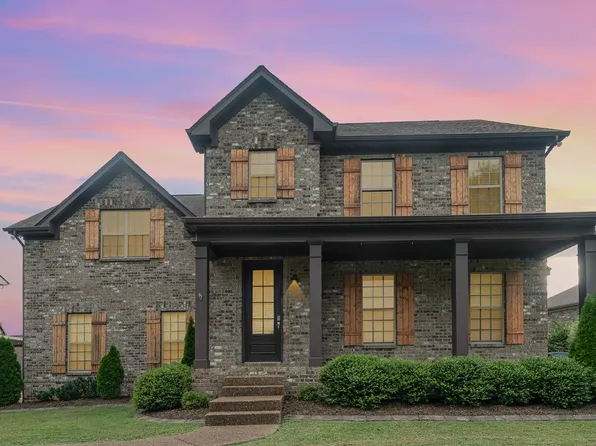 120 Cannons Xing, Hendersonville, TN 37075