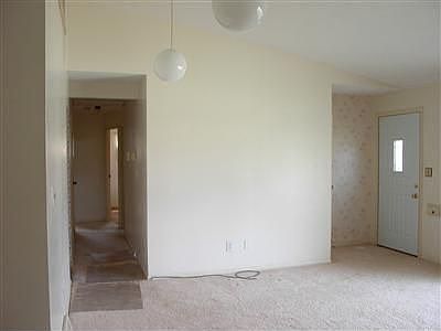 4th image of 2701 Sherwood Dr