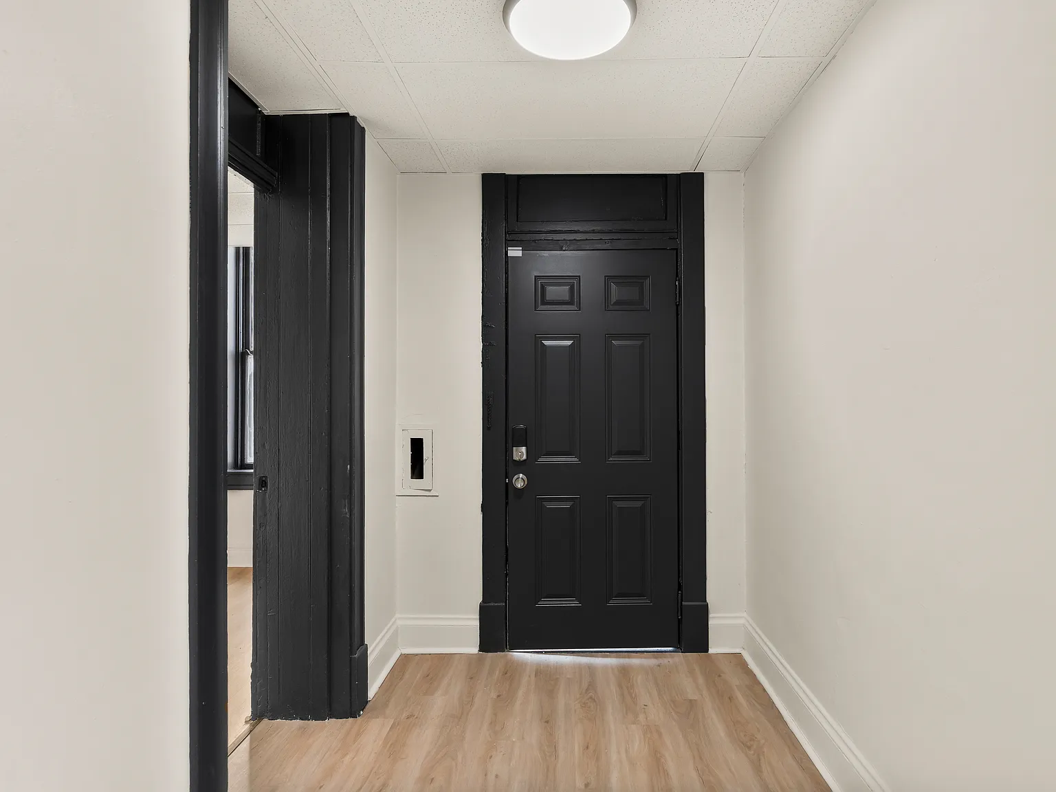 2 bed, 1044 sqft, $1,495 — Photo 2
