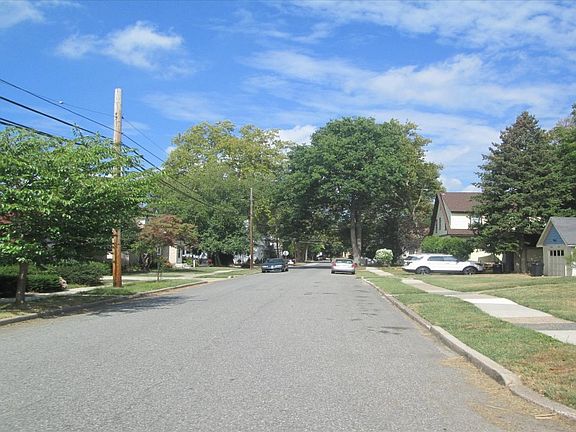 5th image of 4128 Taylor Ave