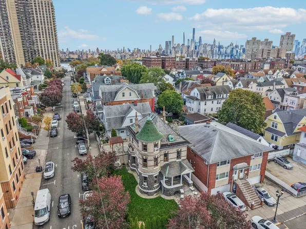 7722 Broadway image 39 of 47