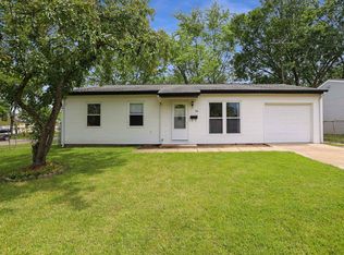 101 Willow Rd, Streamwood, IL 60107