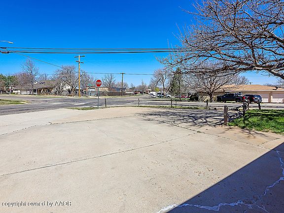 4th image of 314 Mesquite Ave