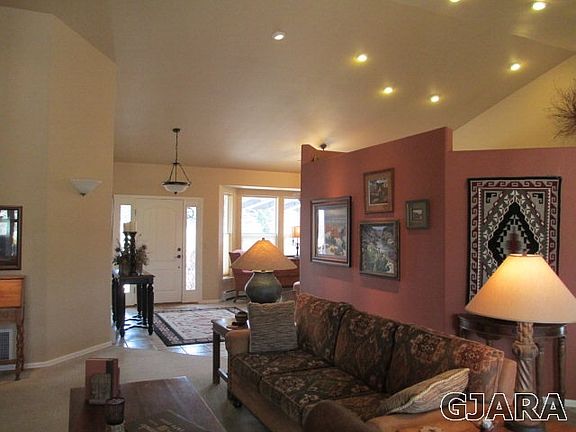 4th image of 1880 S Deer Park Cir