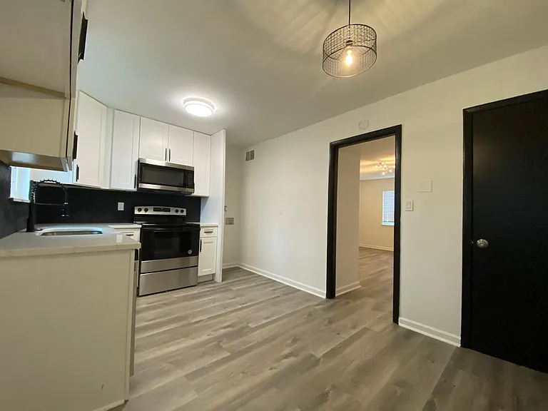 740 Mozley Dr SE #B6 — Photo 8