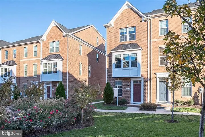 710 S Macon St — Photo 1