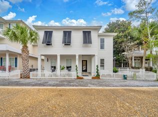 84 Mark St, Destin, FL 32541