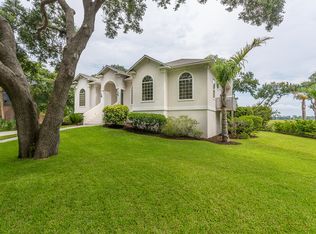 204 Kelvin Grove Dr, Saint Simons Island, GA 31522
