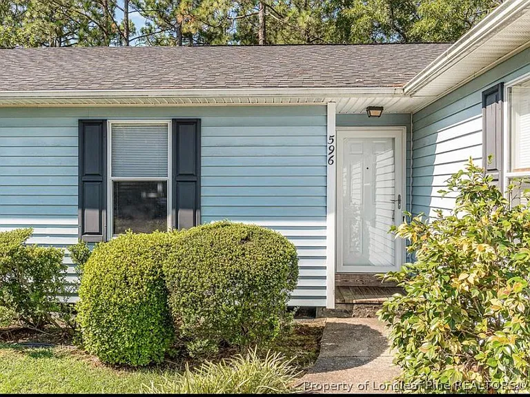 596 Countrytown Dr — Photo 4