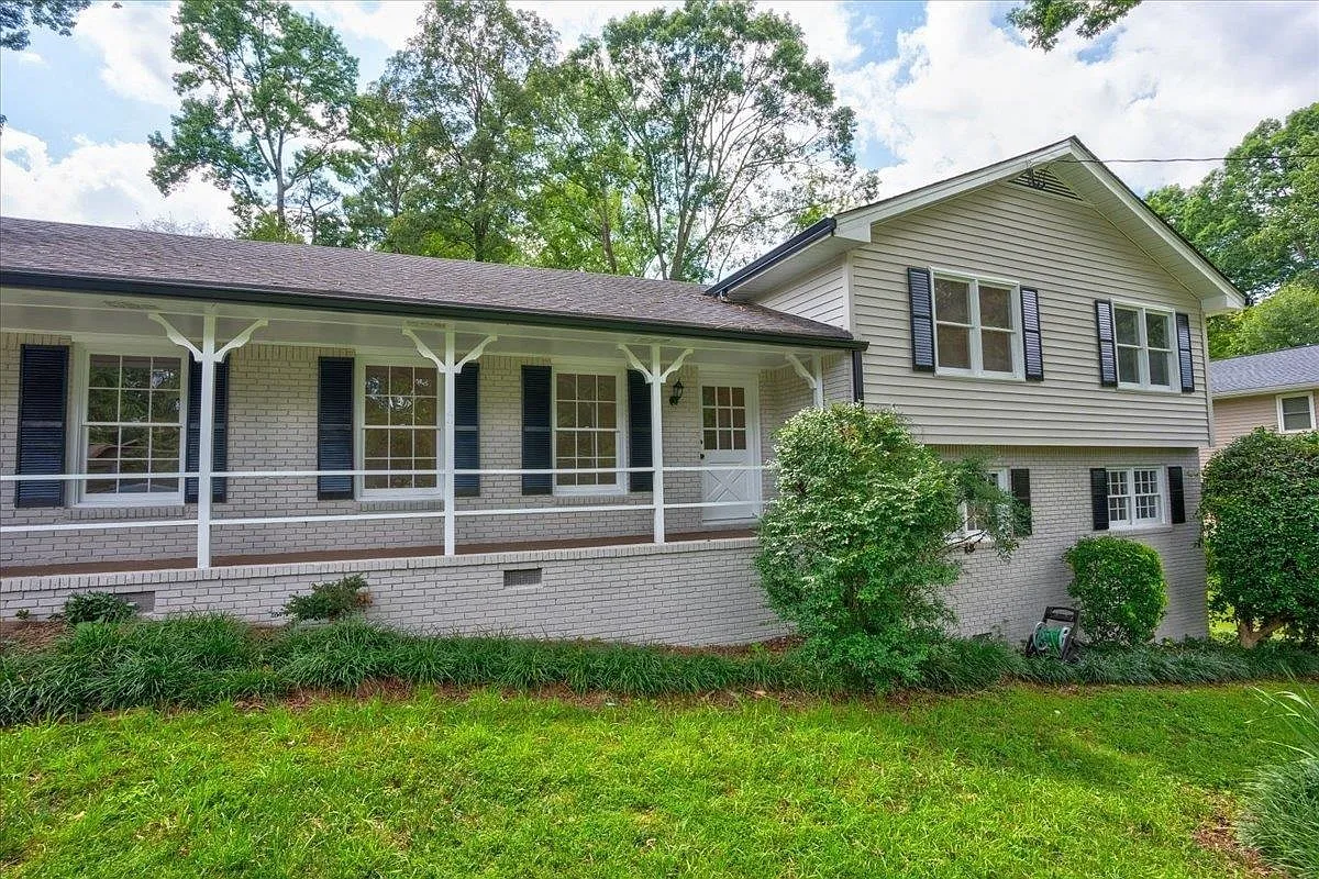 4394 Bonaparte Dr photo 1
