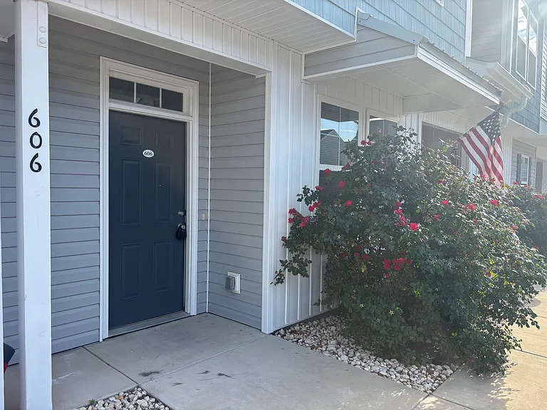 606 Windsurfing Ln — Photo 28