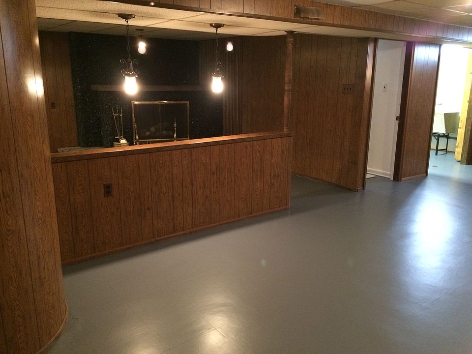 1st image of 500 Redwood Dr