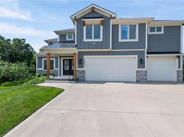 5999 N Oak Creek Ct, Parkville, MO 64152