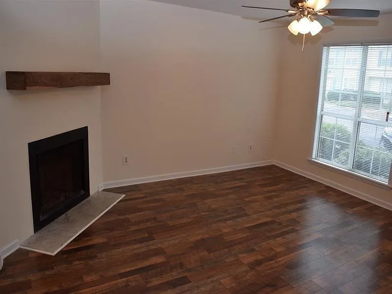 2 bed, 2.5 bath, 1160 sqft, $2,000 — Photo 4