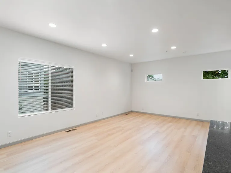 Quaker Condos - $300 Off Immediate Move-Ins! — Photo 74