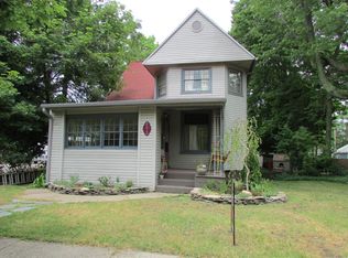 813 Wisconsin Ave, Saint Joseph, MI 49085