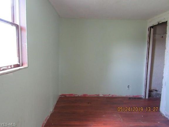 3rd image of 212 Duquesne St