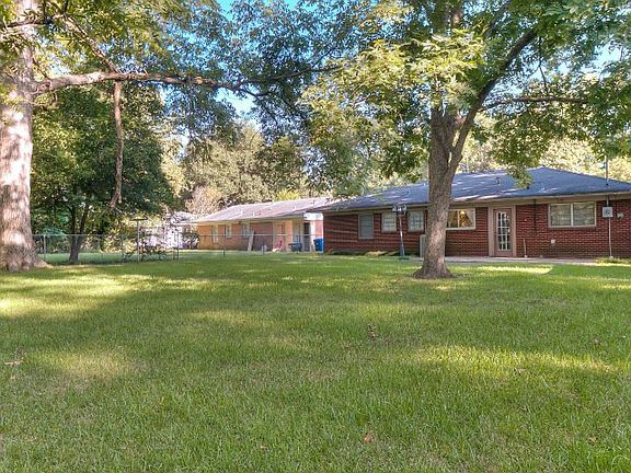 2nd image of 2611 W Cavett Dr