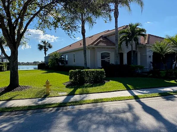 10434 Smokehouse Bay Dr, Naples, FL 34120